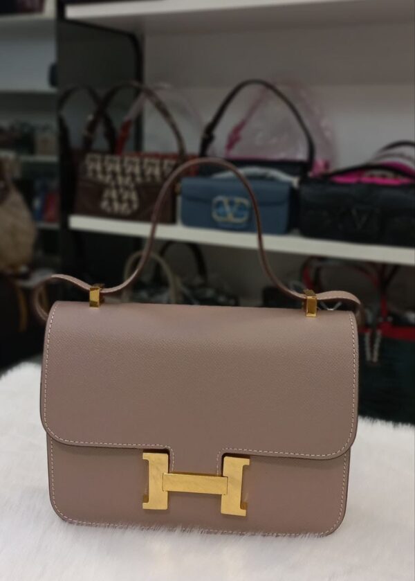 Red Luxury Leather Shoulder Bag with Gold Clasp - Image 4