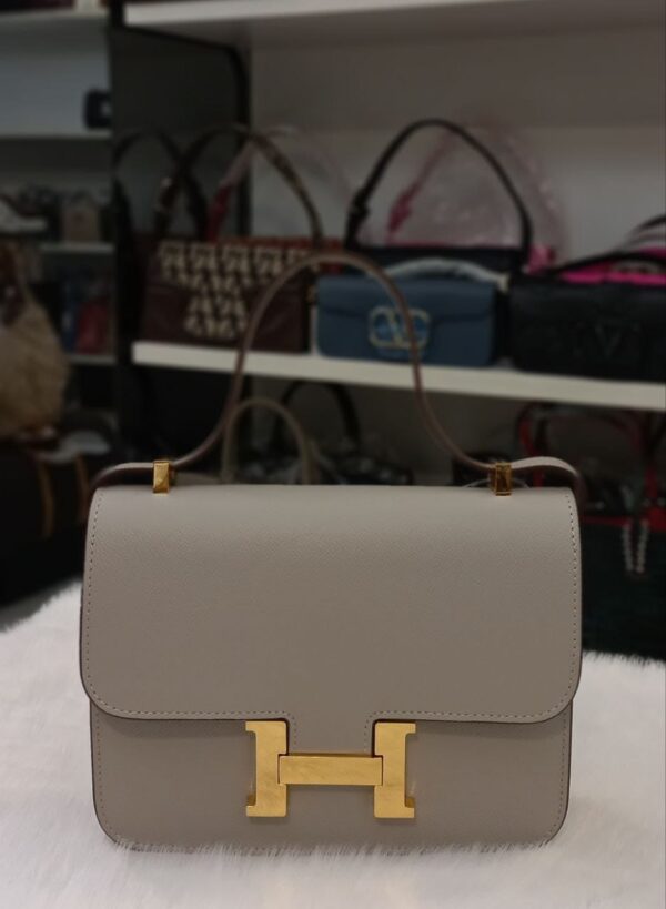 Red Luxury Leather Shoulder Bag with Gold Clasp - Image 6
