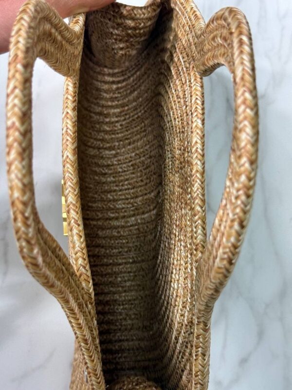 Handbag for Women | Luxury Style Redefined - Image 11