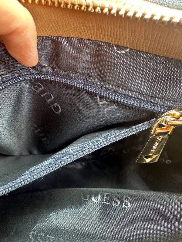 Trendy Designer Handbag for Women | Stylish & Functional Accessory - Image 9