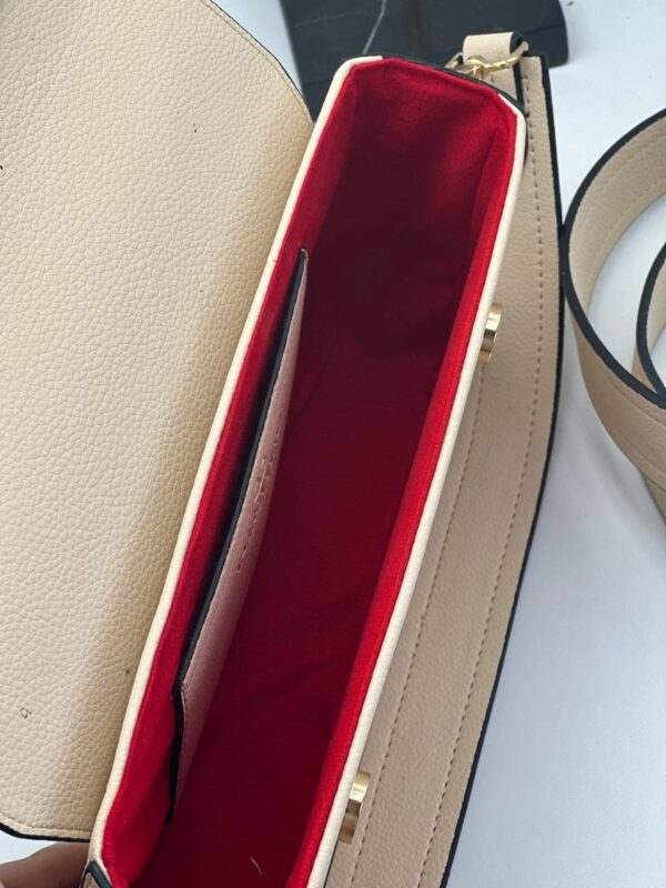 Elegant Designer Shoulder Handbag with belt for Everyday Glamour - Image 17