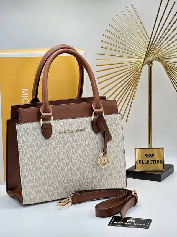 Stylish Designer Handbag for Women | Elegant & Chic Accessory - Image 3