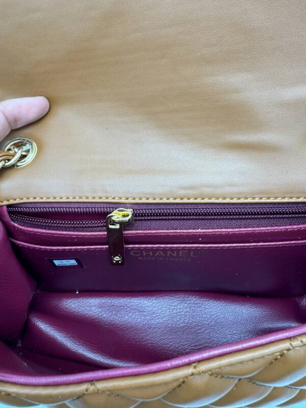 Luxury Designer Handbag for Women | Timeless Elegance & Style - Image 9