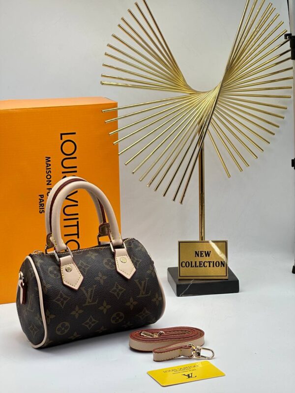 Luxury Designer Handbag for Women | Elegant & Timeless Fashion - Image 2