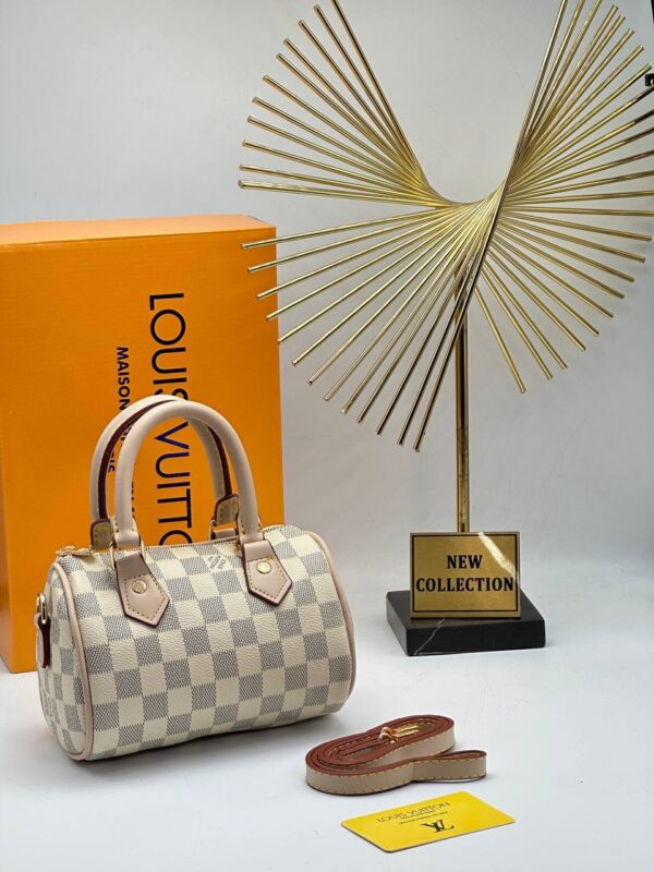 Luxury Designer Handbag for Women | Elegant & Timeless Fashion - Image 4