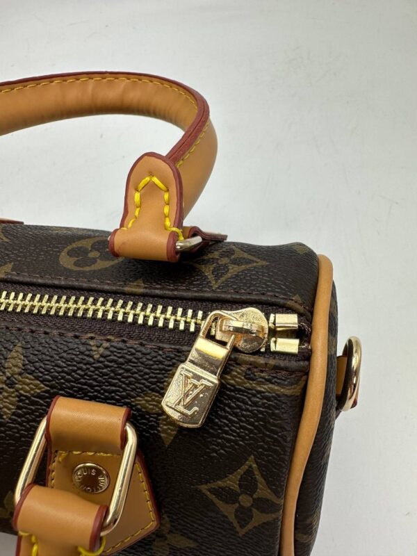 Luxury Designer Handbag for Women | Elegant & Timeless Fashion - Image 9