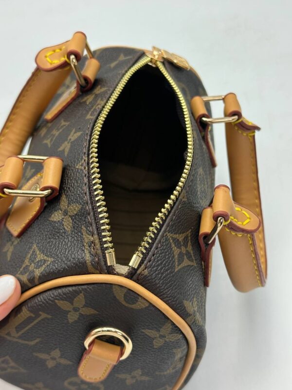 Luxury Designer Handbag for Women | Elegant & Timeless Fashion - Image 10