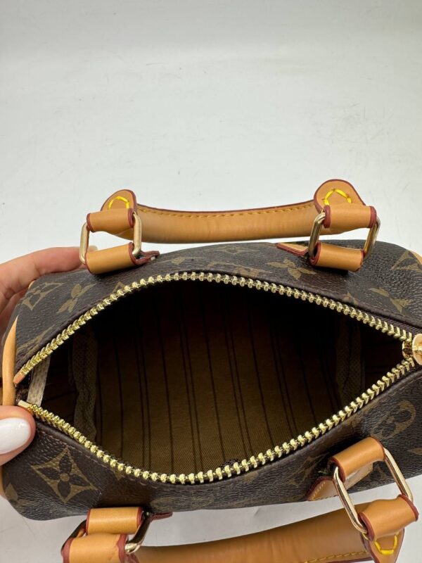 Luxury Designer Handbag for Women | Elegant & Timeless Fashion - Image 11