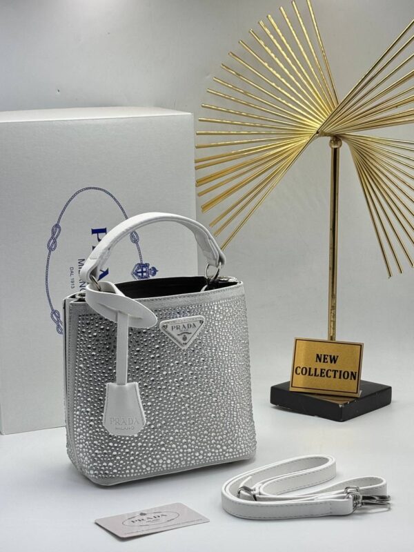Minimalist Chic Shoulder Bag – Sleek Design for Everyday Sophistication - Image 4