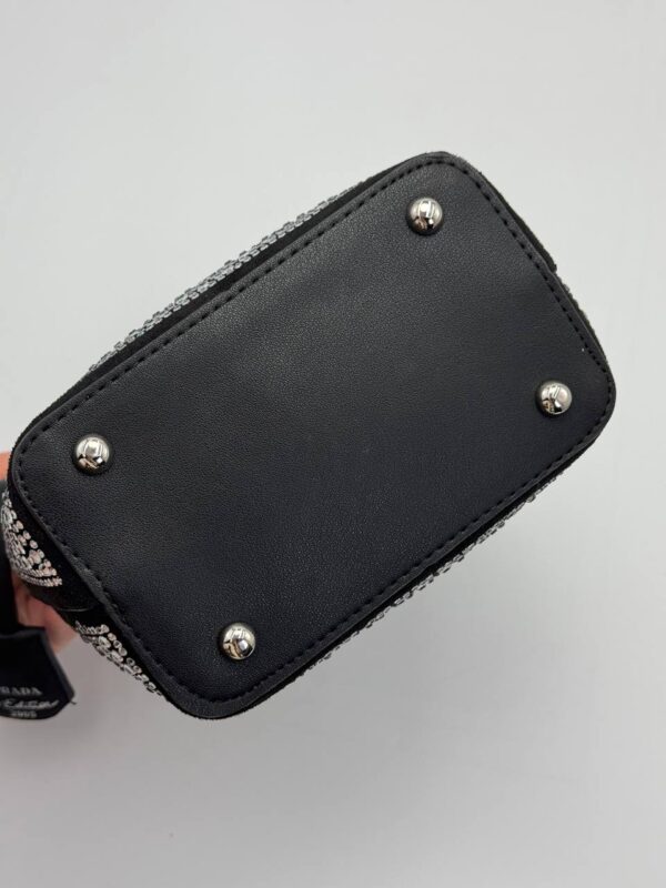 Minimalist Chic Shoulder Bag – Sleek Design for Everyday Sophistication - Image 11