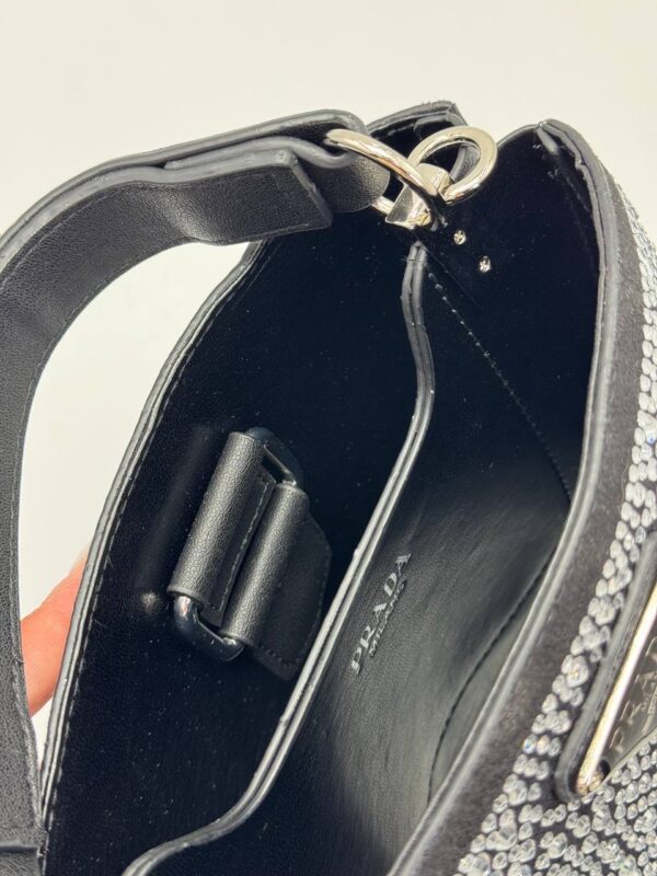 Minimalist Chic Shoulder Bag – Sleek Design for Everyday Sophistication - Image 13