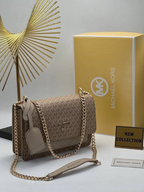 Classic Everyday crossbody Bag – Spacious, Stylish & Perfect for Work or Travel