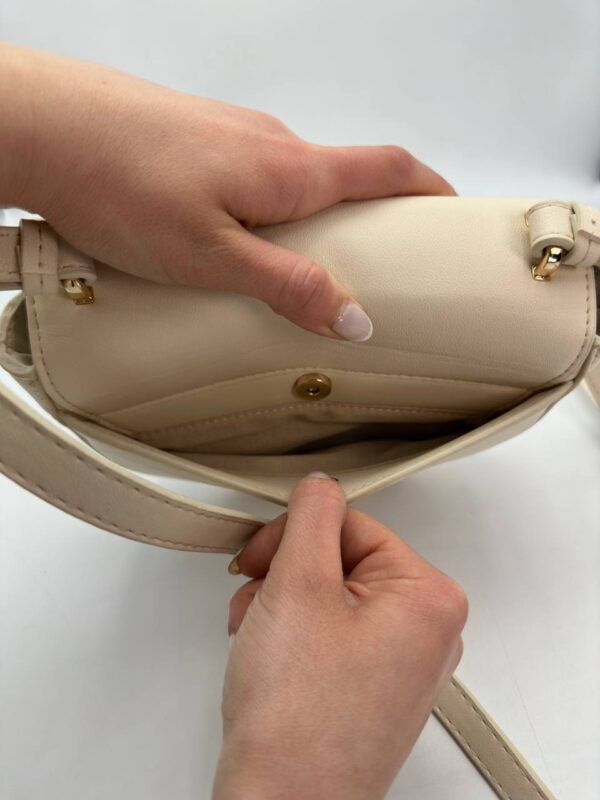 Minimalist Quilted Chain Purse – Compact Elegance for Everyday Chic - Image 13