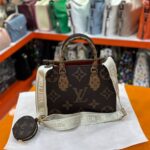 Luxury Monogram Mini Handbag – Timeless Design in a Compact Size