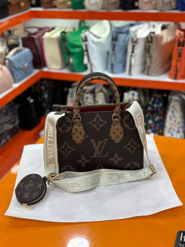 Luxury Monogram Mini Handbag – Timeless Design in a Compact Size