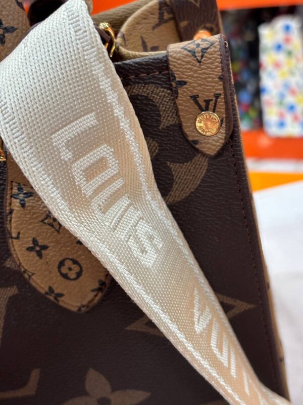Luxury Monogram Mini Handbag – Timeless Design in a Compact Size - Image 12