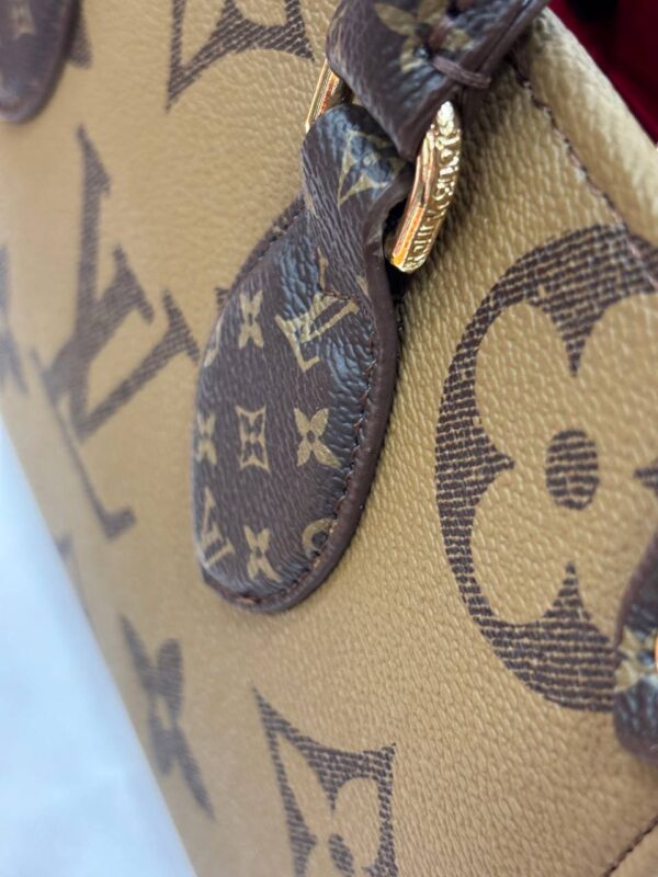 Luxury Monogram Mini Handbag – Timeless Design in a Compact Size - Image 11