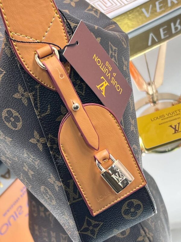 Elegant Shoulder Purse – Spacious Luxury with Everyday Versatility - Image 10