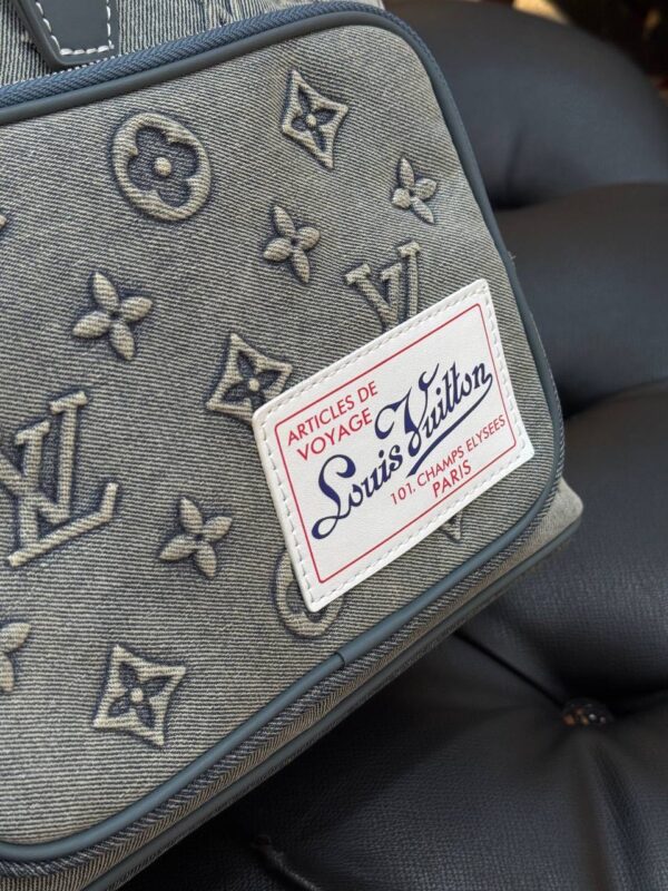 Chic Denim Fashion Backpack – Everyday Casual with Luxury Vibe - Image 4