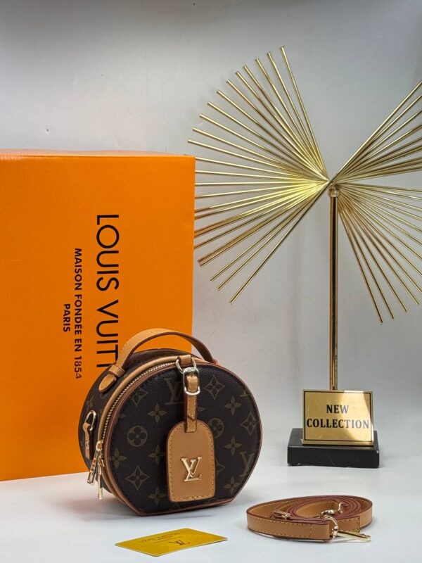 Elegant Crossbody bag – Timeless Design with Everyday Functionality - Image 3