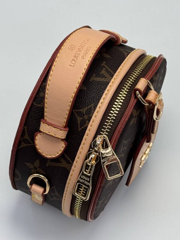 Elegant Crossbody bag – Timeless Design with Everyday Functionality - Image 14
