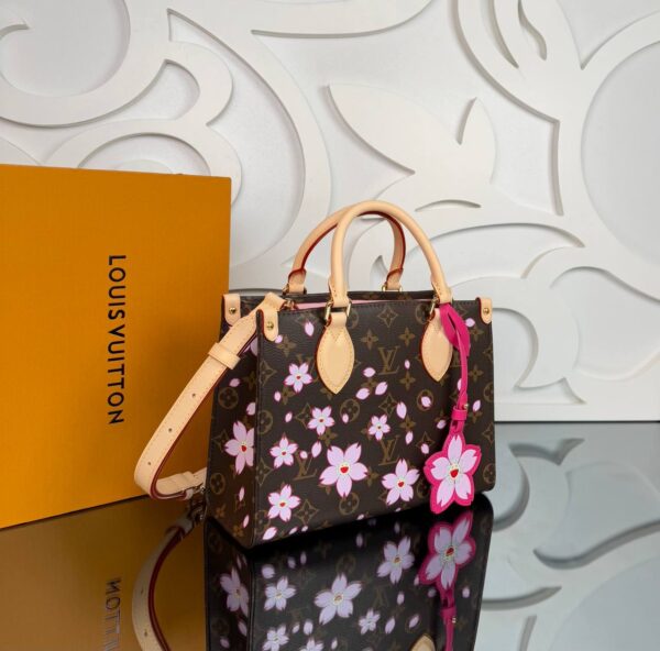 New Edition Luxury Tote Bag – Timeless Design with Modern Elegance