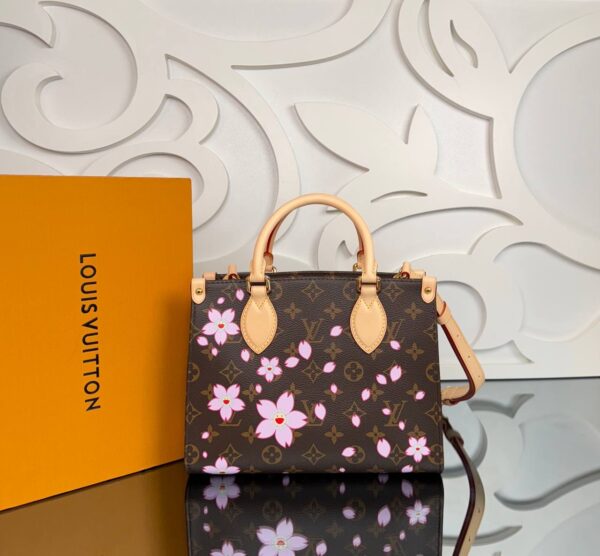 New Edition Luxury Tote Bag – Timeless Design with Modern Elegance - Image 5
