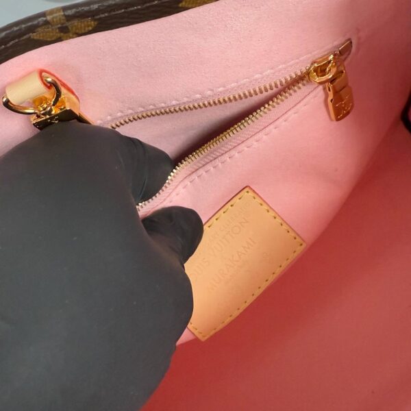 New Edition Luxury Tote Bag – Timeless Design with Modern Elegance - Image 14